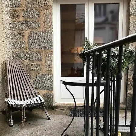 Douillet, Plein Centre Apartment *